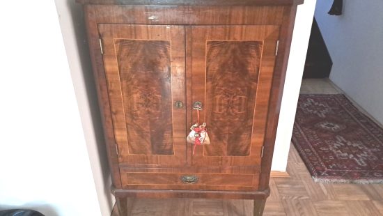 Barschrank inkl. Inhalt VZ