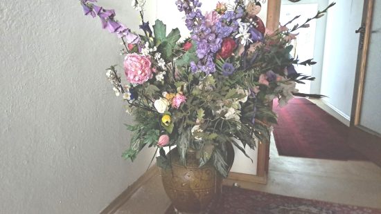 Bodenvase mit Kunstblumen VVZ 