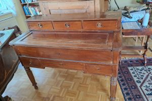 Historischer Schreibtisch WZ