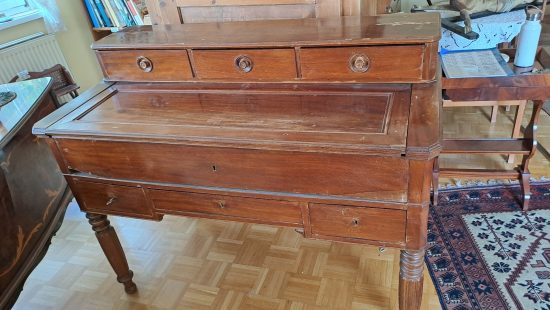 Historischer Schreibtisch WZ
