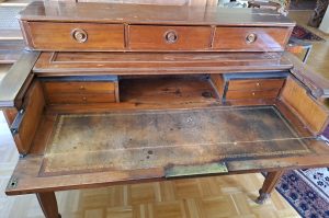 Historischer Schreibtisch WZ