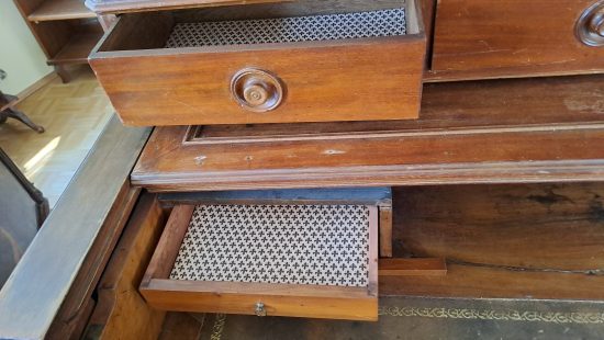 Historischer Schreibtisch WZ
