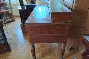 Historischer Schreibtisch WZ