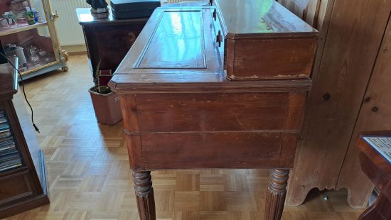 Historischer Schreibtisch WZ