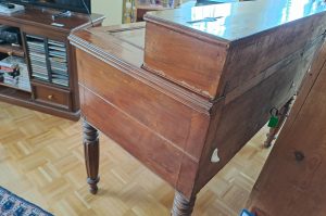 Historischer Schreibtisch WZ