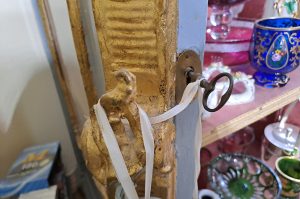 Vitrinenschrank WZ